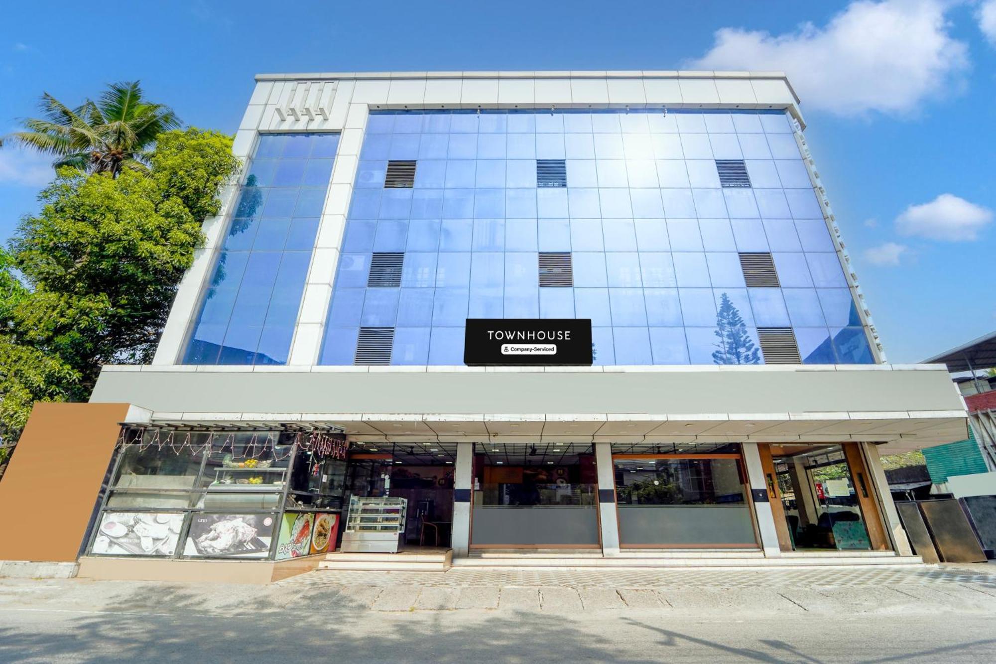 Super Townhouse City Center Ernakulam Kochi エクステリア 写真