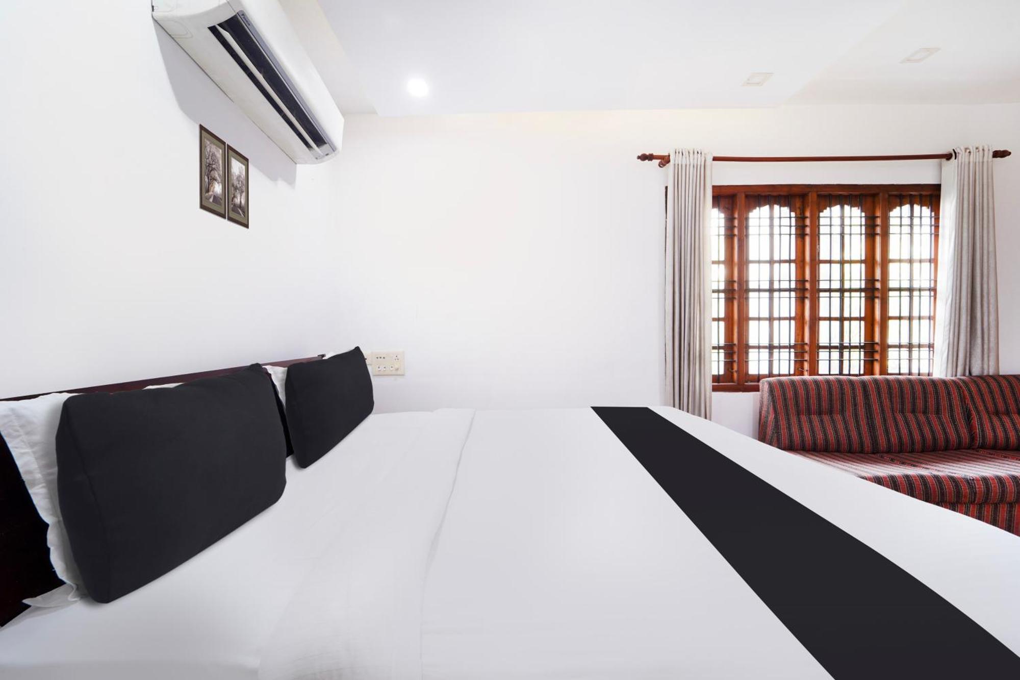 Super Townhouse City Center Ernakulam Kochi エクステリア 写真