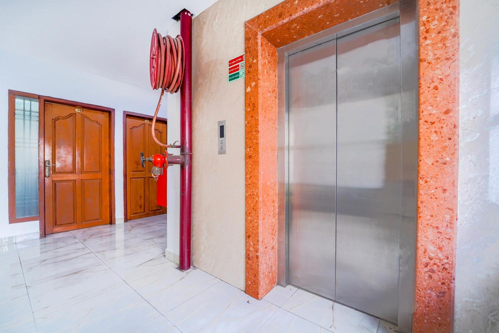 Super Townhouse City Center Ernakulam Kochi エクステリア 写真